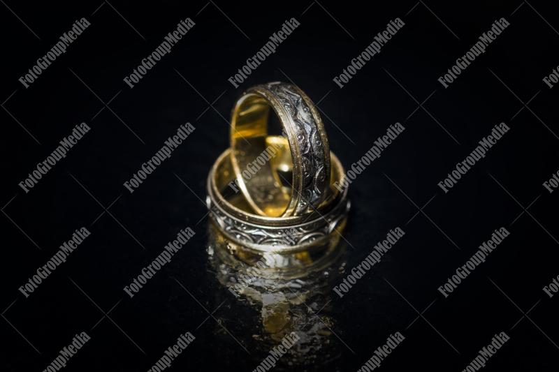 Wedding rings isolated