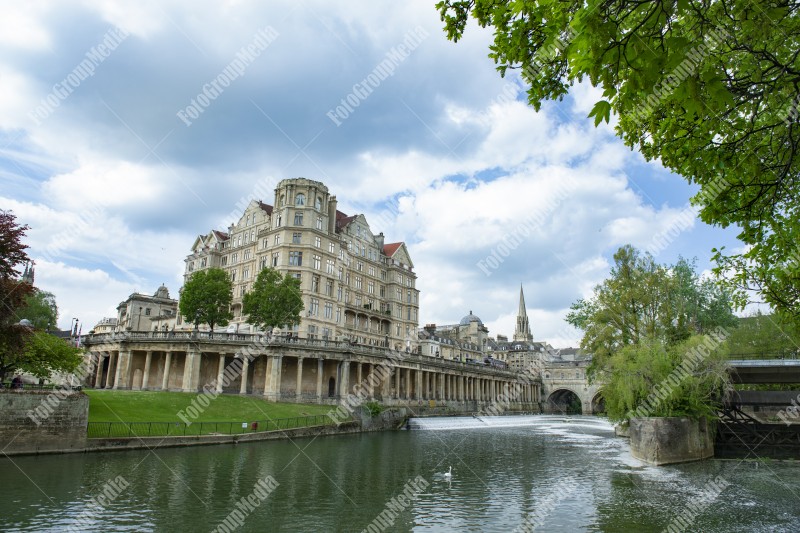 Avon river and Pulteney Bridge in Bath, UK
