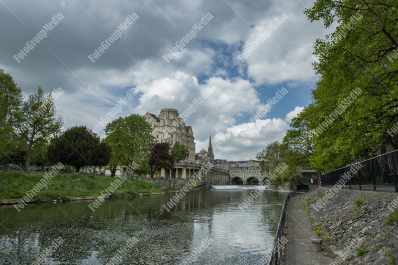 Avon river and Pulteney Bridge in Bath, UK