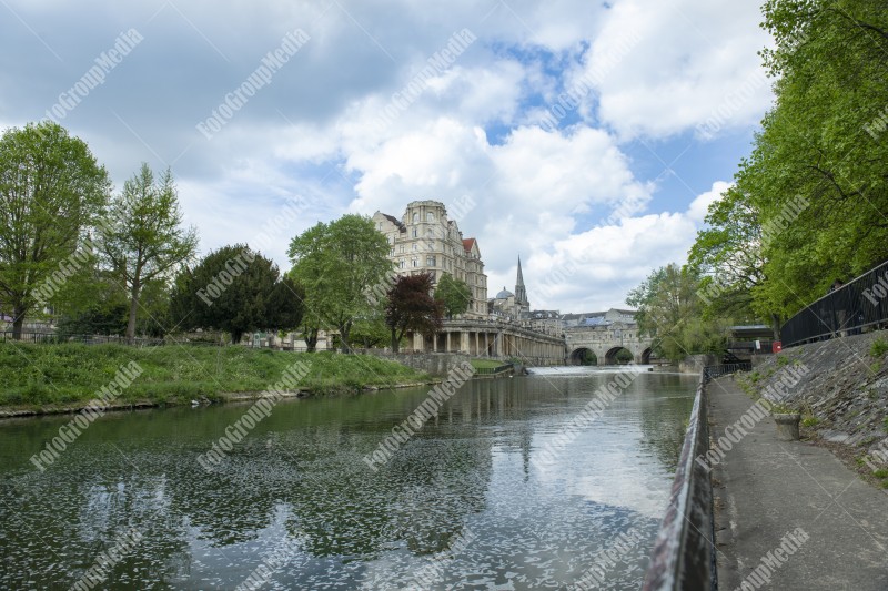 Avon river and Pulteney Bridge in Bath, UK