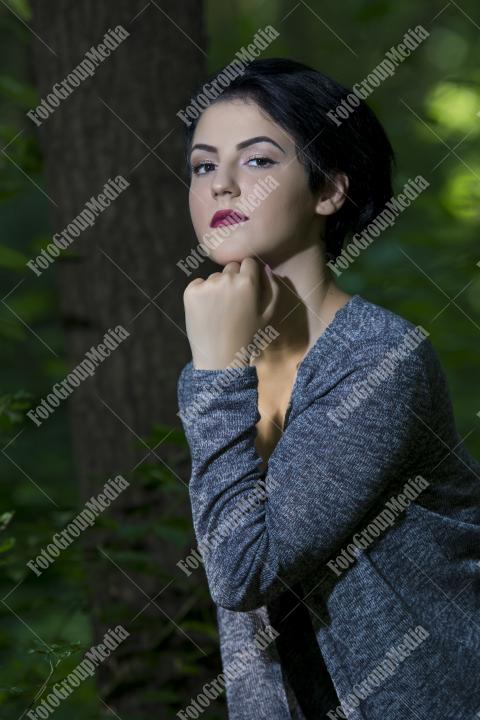 Young girl posing outdoor