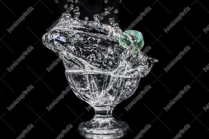 Splash in crystal cup