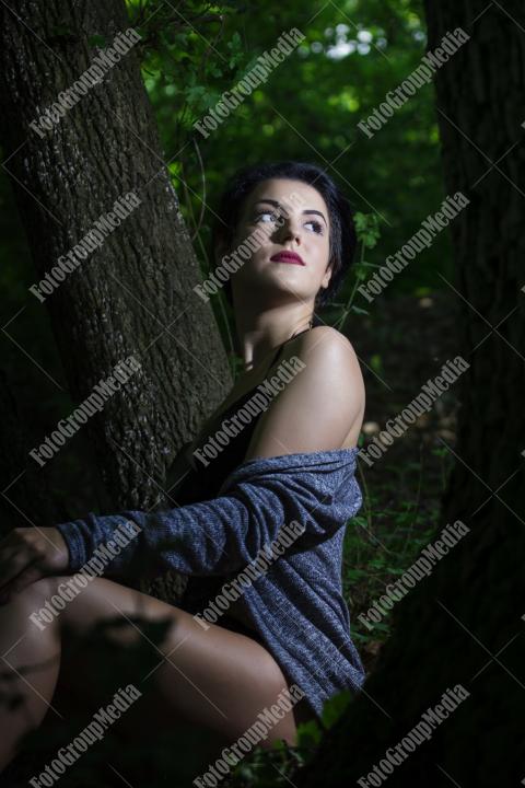 Young girl posing outdoor
