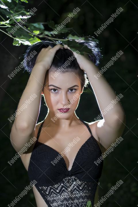 Brunette young woman, outdoor shoot