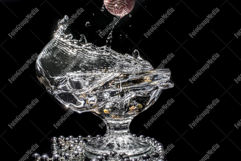 Splash in crystal cup