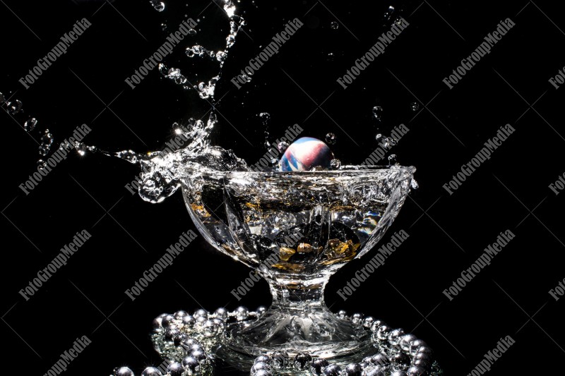 Splash in crystal cup