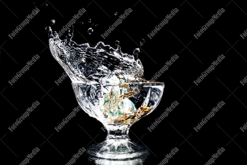 Splash in crystal cup