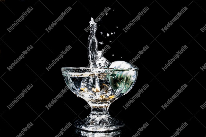 Splash in crystal cup